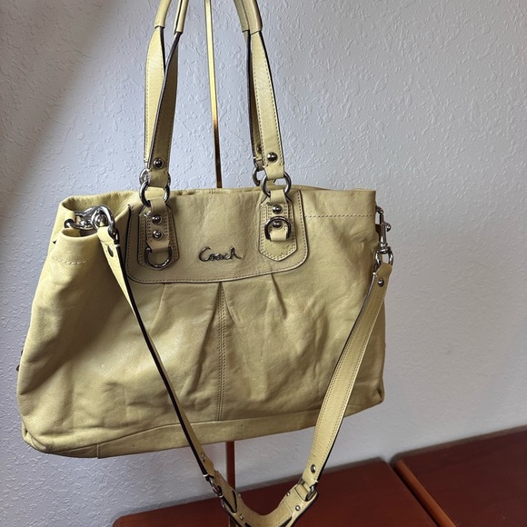 Coach Beige Leather Shoulder Bag - Picture 1 of 11